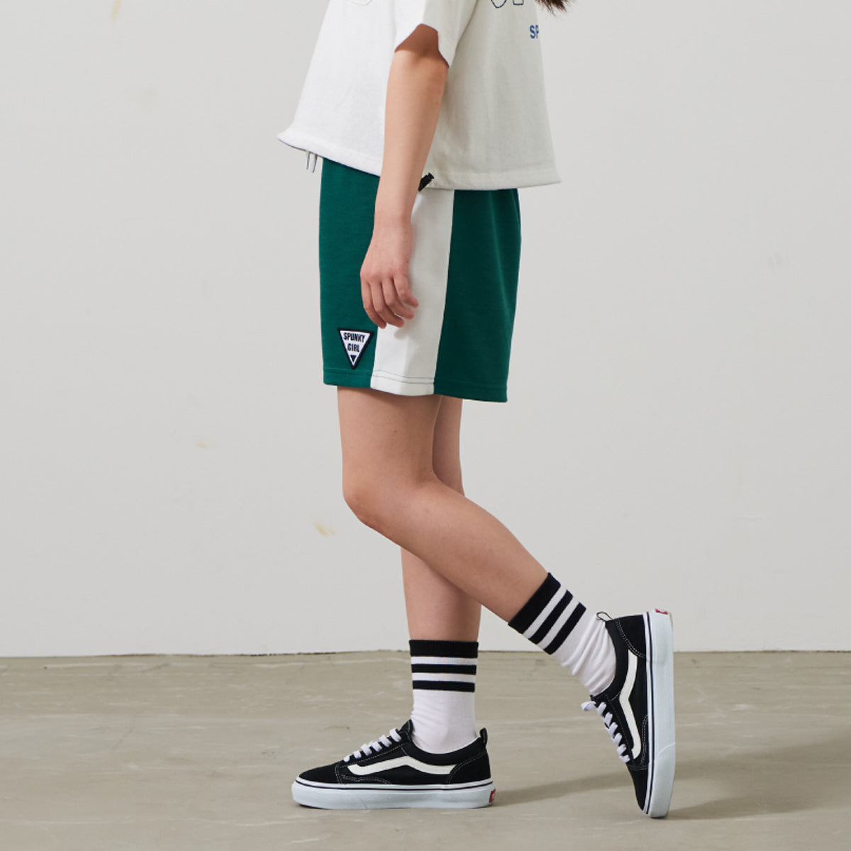 サイドライン ショートパンツ